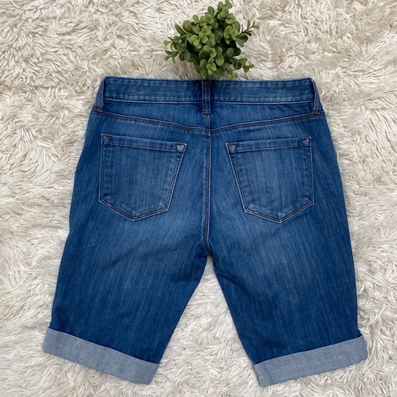 Loft Jean Shorts 💗 Medium Wash - Picture 5 of 11
